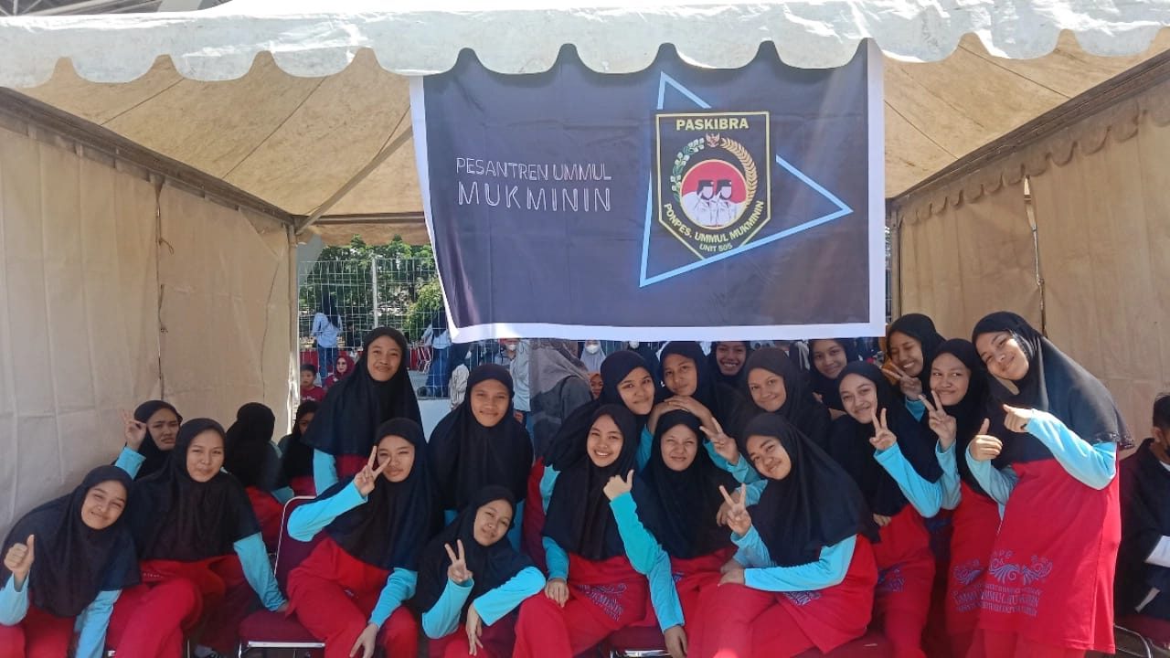Santriwati Ummul Mukminin Turut Ramaikan Lomba Jambore Paskibra Makassar