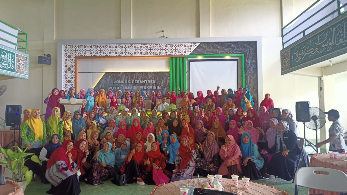 Kepala Sekolah/Madrasah 'Aisyiyah se-Sulsel melakukan kunjungan silaturahim di Pondok Pesantren Puteri Ummul Mukminin, Ahad. 23 Oktober 2022.