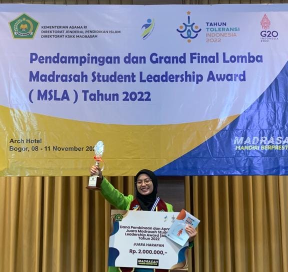 Nurul Hidayah Amirah Santriwati MA Pondok Pesantren Puteri Ummul Mukminin 'Aisyiyah Wilayah Sulsel berhasil meraih juara harapan tingkat nasional.