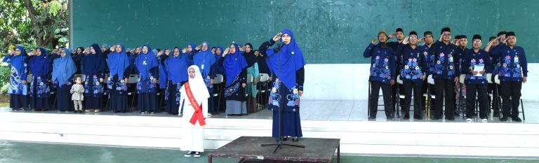Upacara Bendera yang dirangkaikan dengan Hari Pendidikan Nasional Tahun 2026 di Ummul Mukminin, Momentum Penguatan Komitmen Pendidikan