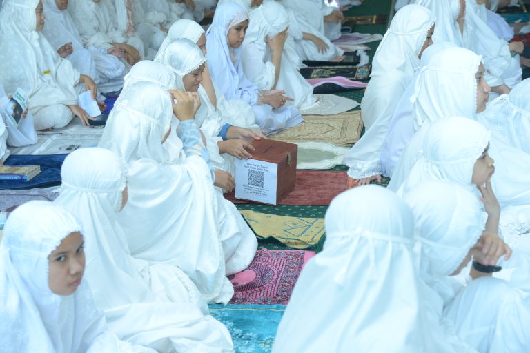 LAZISMU Makassar Goes to School Bersama RS PKU Muhammadiyah Mamajang di Pondok Pesantren Puteri Ummul Mukminin ‘Aisyiyah Sulawesi Selatan