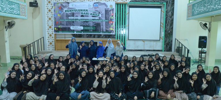 Penyuluhan Fiqih Wanita dalam Rangka Hari Anak di Pondok Pesantren Puteri Ummul Mukminin