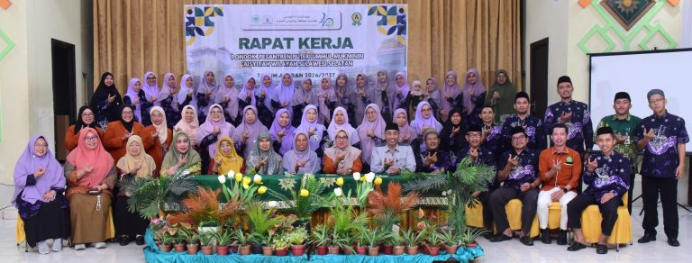 Penutupan Rapat Kerja Pondok Pesantren Puteri Ummul Mukminin Ditandai dengan Penandatanganan MoU